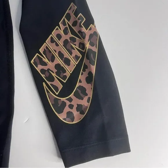 Nike animal print logo leggings in black - Picture 6 of 6